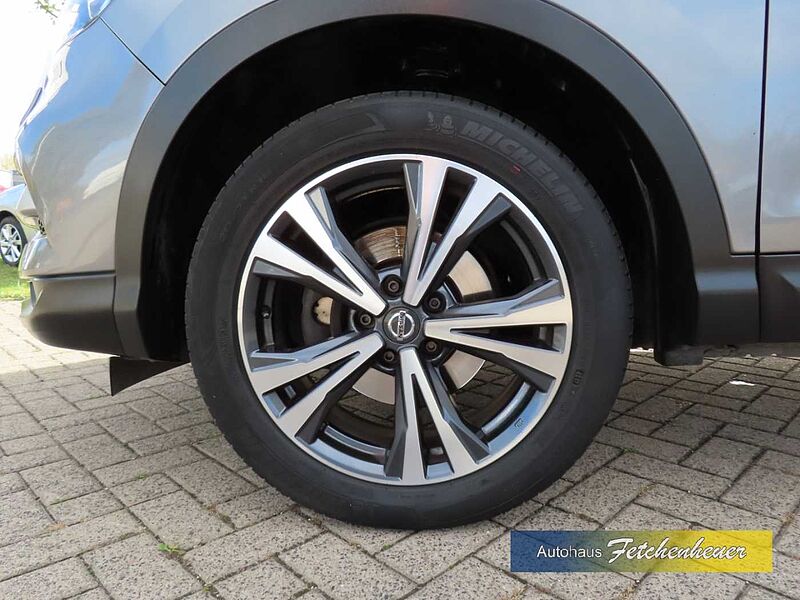 Nissan Qashqai N-Connecta NAVI+RFK+BEH. WSS+SHZ+TEMP+AHK