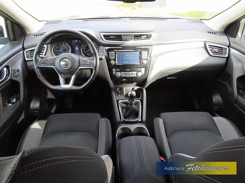Nissan Qashqai N-Connecta NAVI+RFK+BEH. WSS+SHZ+TEMP+AHK