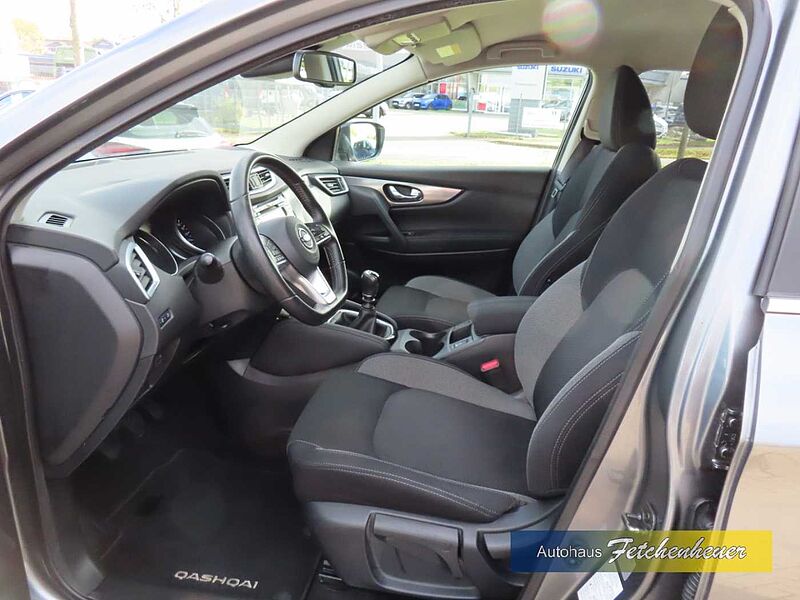 Nissan Qashqai N-Connecta NAVI+RFK+BEH. WSS+SHZ+TEMP+AHK